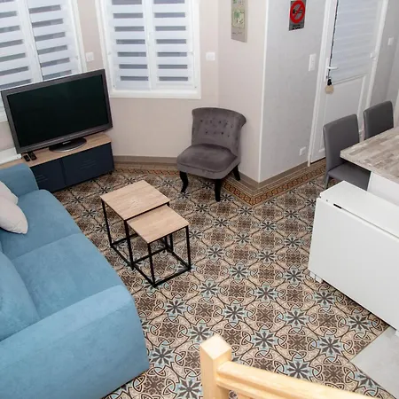 Cosy Avec Piscine Chauffee 6 Personnes Апартаменты *